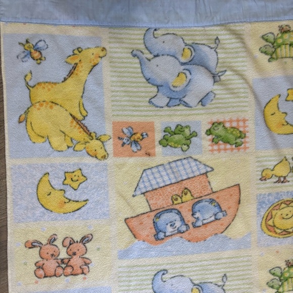 Vtg Noah's Ark Baby Travel Blanket Handmade Blue Yellow Pink Fleece 30”x53.5” - Picture 8 of 8